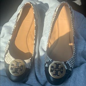 Tory Burch flats 🐍